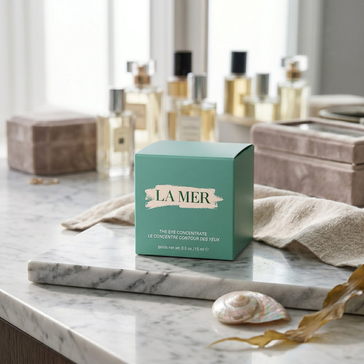 La Mer The Eye Concentrate, La Mer Eye Cream, La Mer Eye Concentrate 15ml, La Mer 0.5 oz, luxury eye cream, La Mer skincare, eye moisturizer, anti aging eye cream, premium eye treatment, luxury skincare, eye care cream